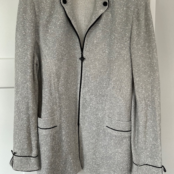 St.John Collection Sz12 - Picture 1 of 3